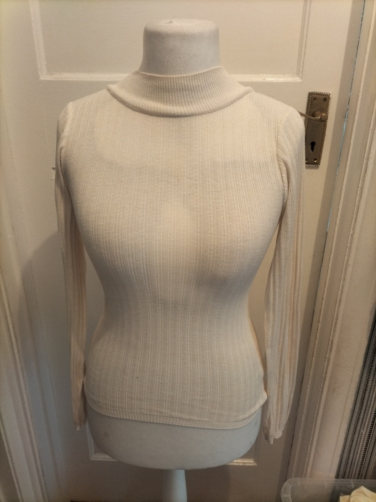 Primark 6-8 Ivory Rib Long Sleeve T-shirt