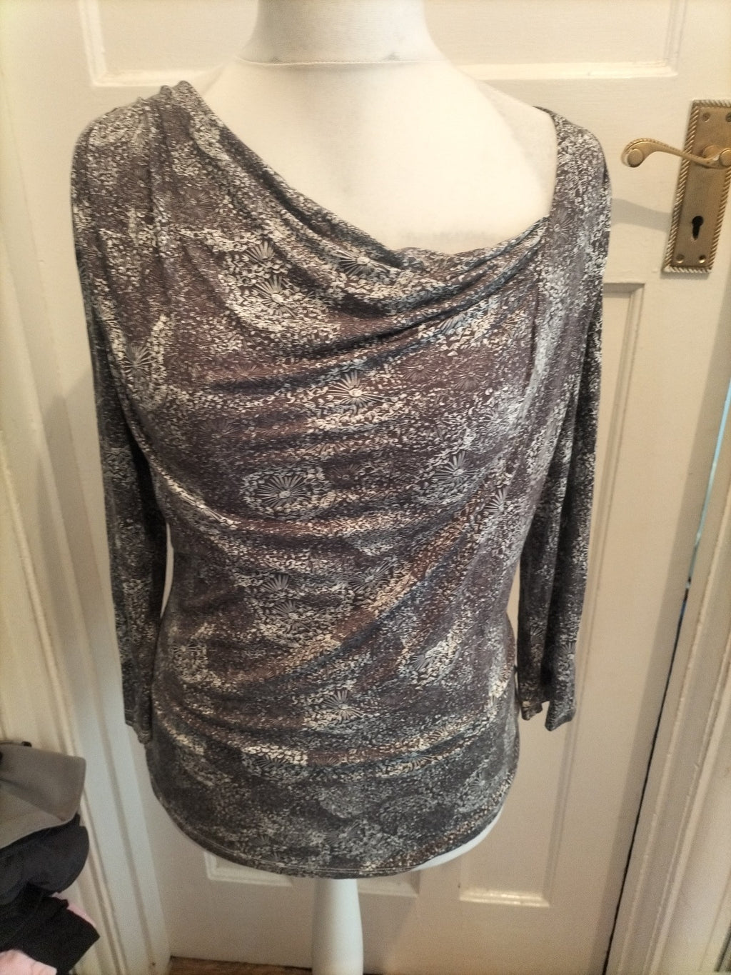 Ladies Rocha John Rocha Size 14 Grey And White Long Sleeved Blouse