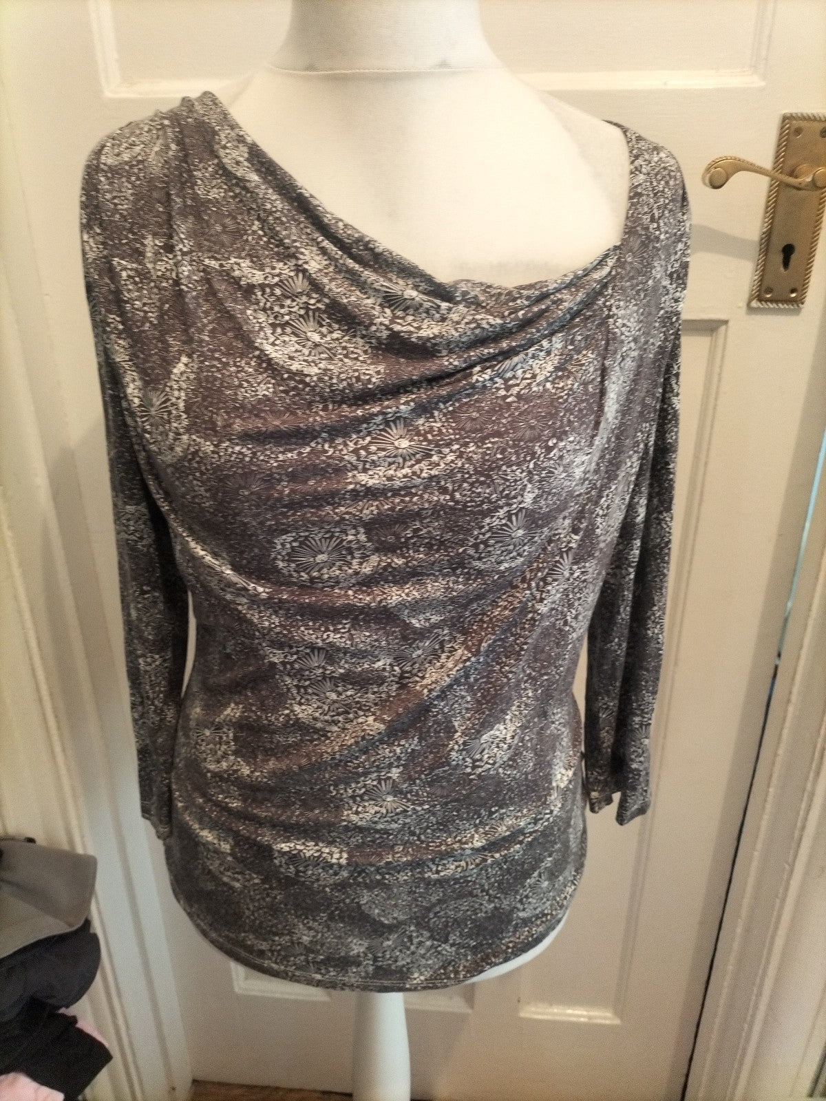 Ladies Rocha John Rocha Size 14 Grey And White Long Sleeved Blouse