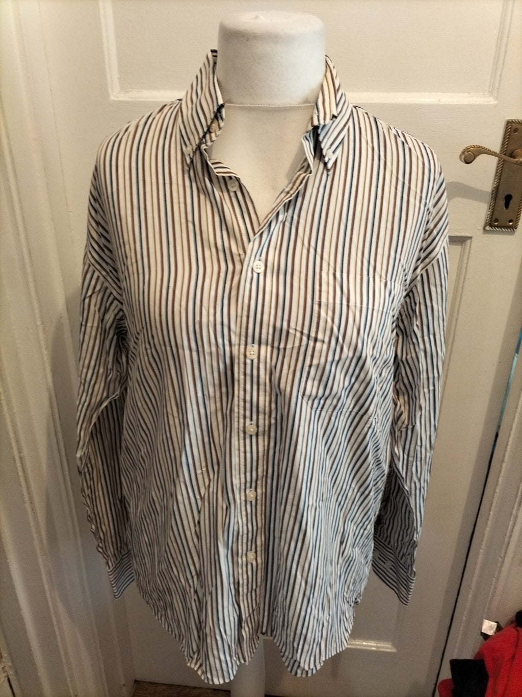 Mens Austin Reed Size Large Multi Stripe Wrinkle Free Shirt