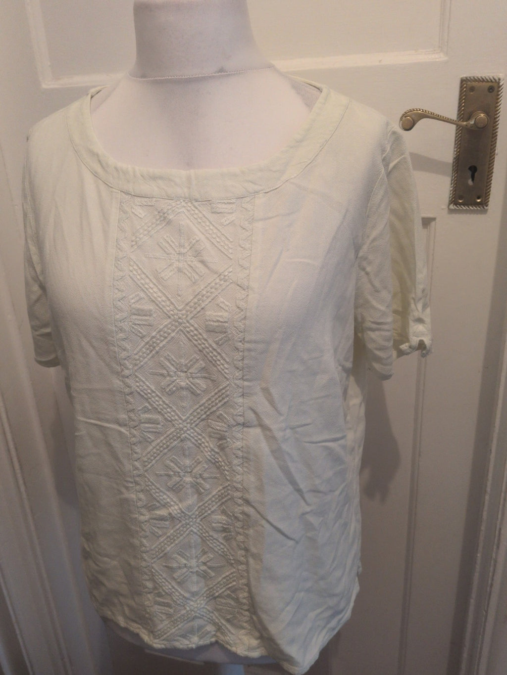 Bonmarche 16 Cream Round Neck Pattern Texture Short Sleeve Blouse