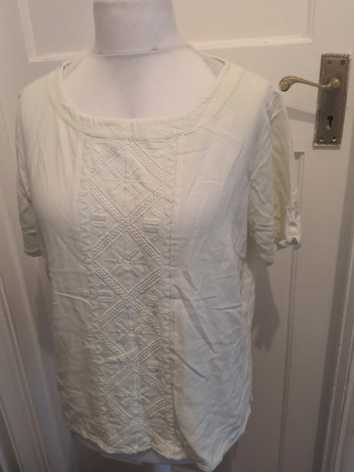 Bonmarche 16 Cream Round Neck Pattern Texture Short Sleeve Blouse