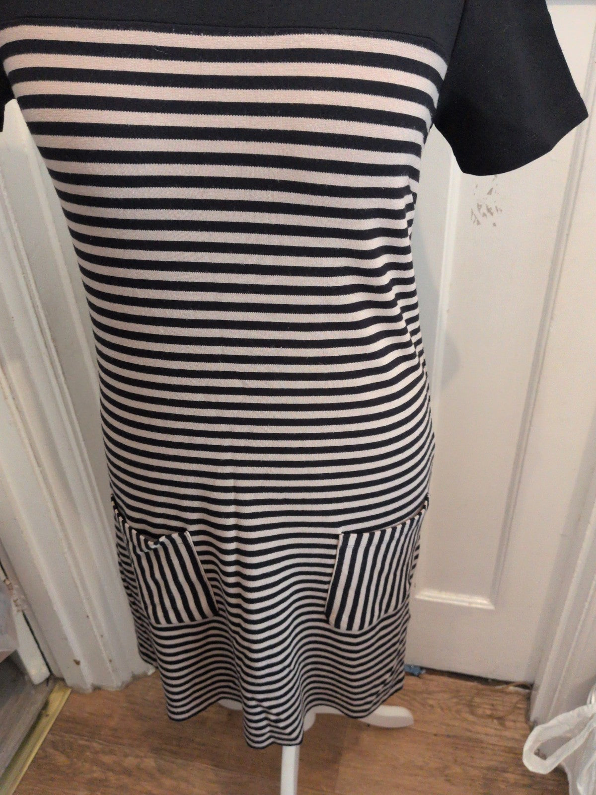 Marks And Spencer 12 Beige And Black Short Sleeve Dress With Pockets