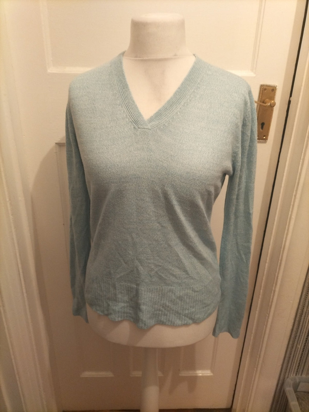 Ladies Editions Size 14-16 Aqua Fleck Long Sleeved V Neck Top