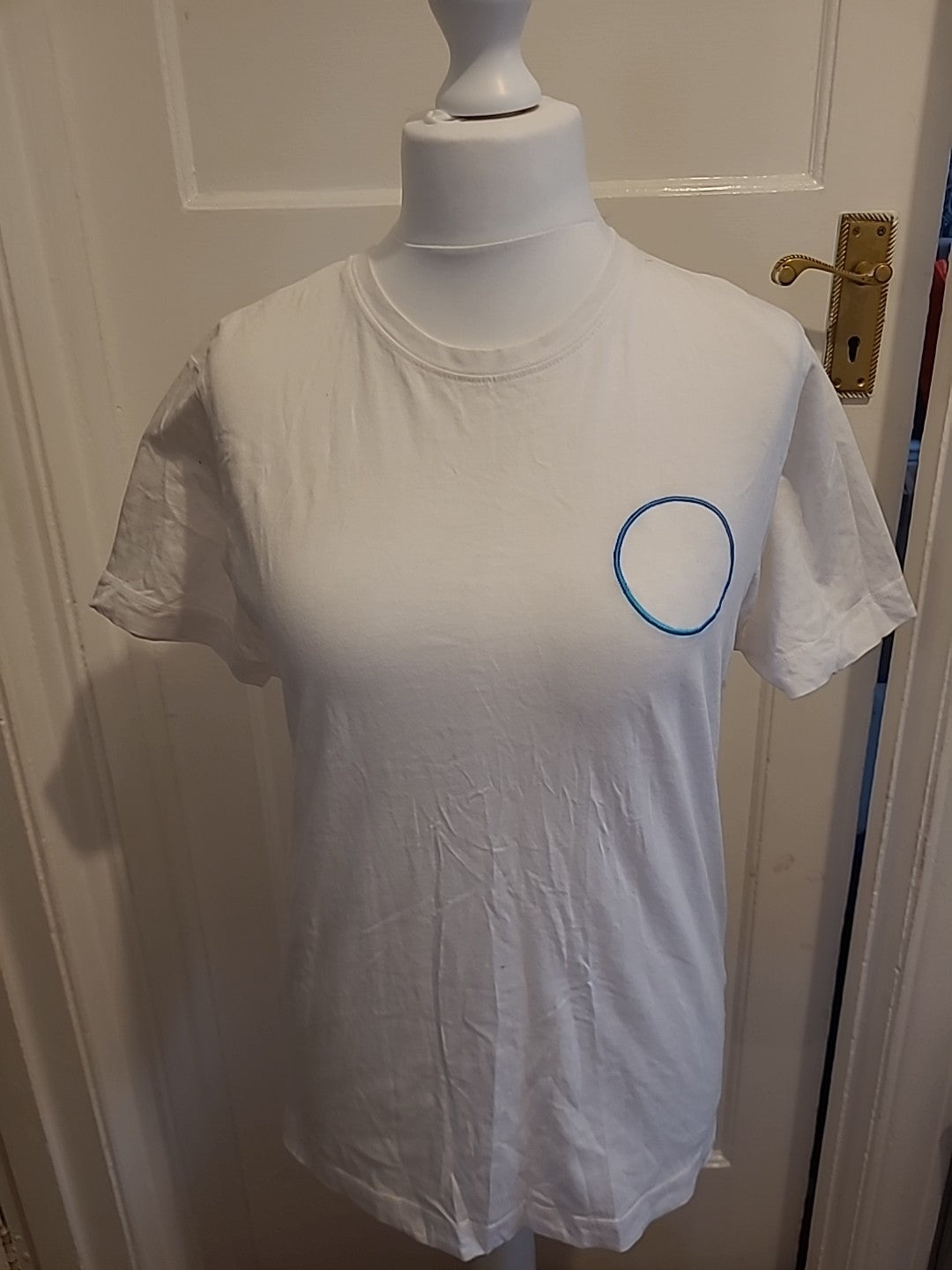 Mens Size Medium White With Garatt On Back Tshirt