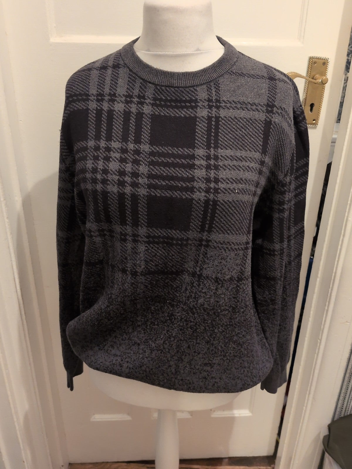 Burton Large Grey And Black Long Sleeve Pullover Jumper