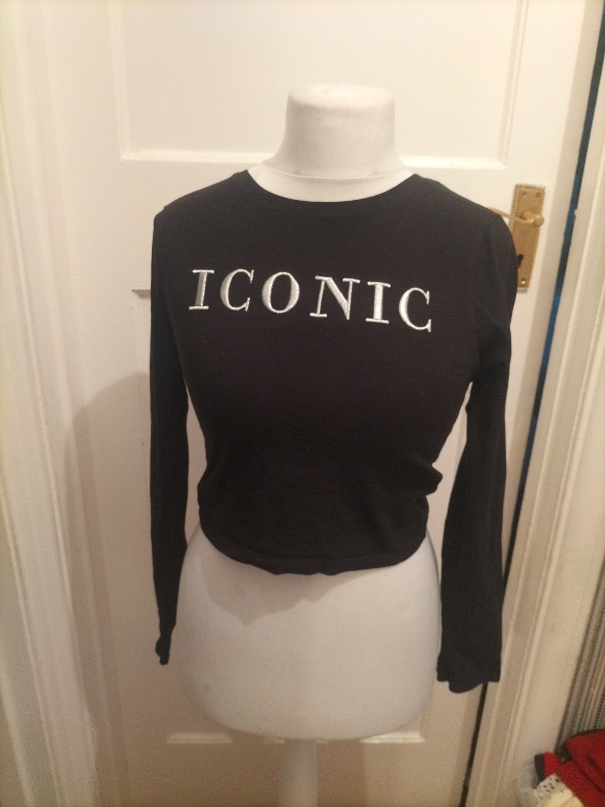 Ladies Select Size M Black And Silver Iconic Crop Top Long Sleeved