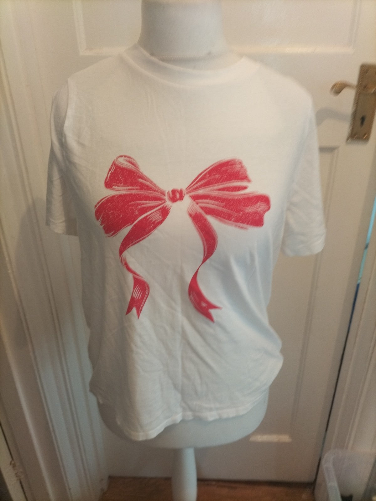 Primark Medium White With Red Bow Short Sleeve T-shirt