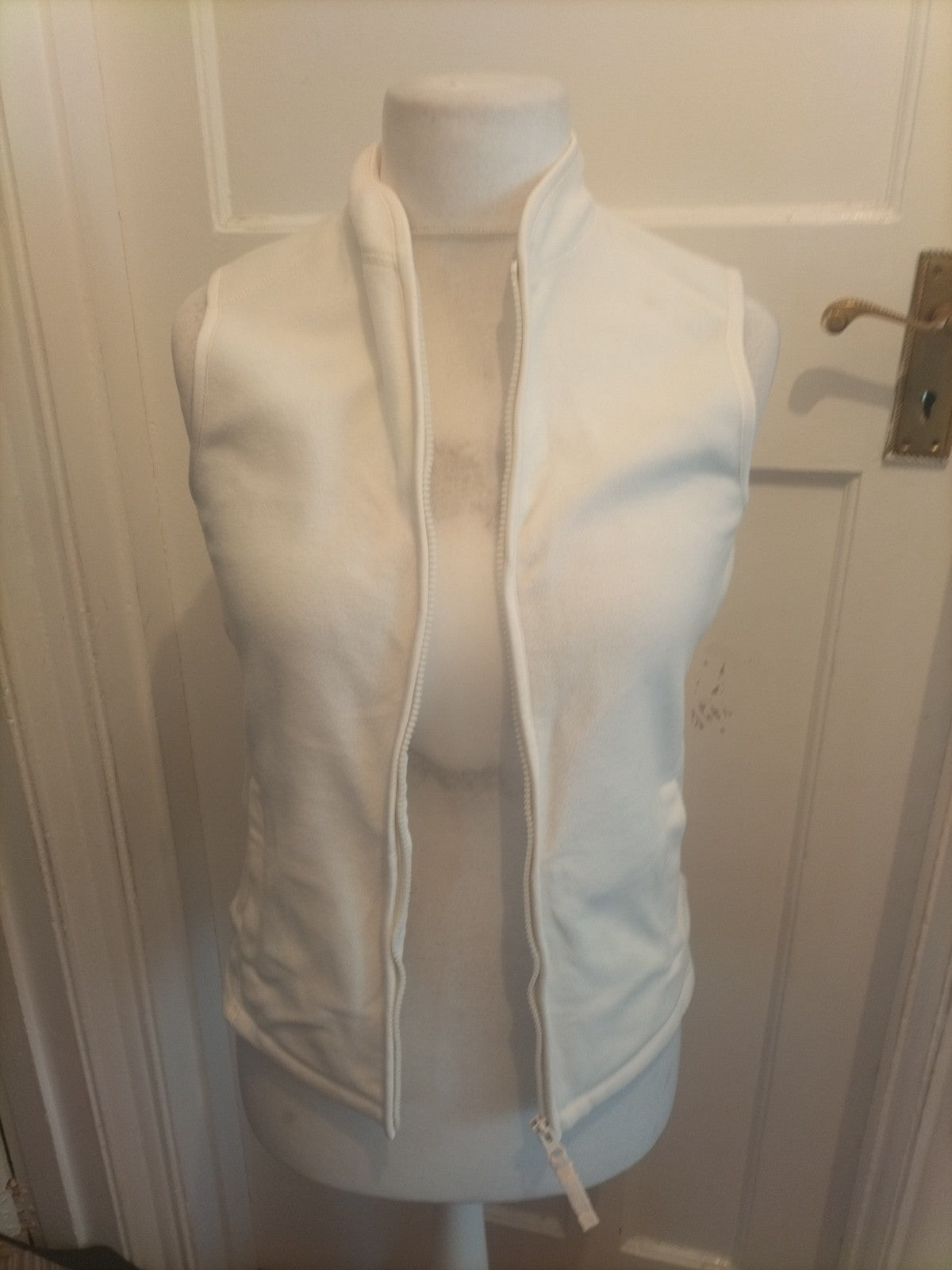 Ladies Tu Size 8 Ivory Sleeveless Cardigan Full Zip