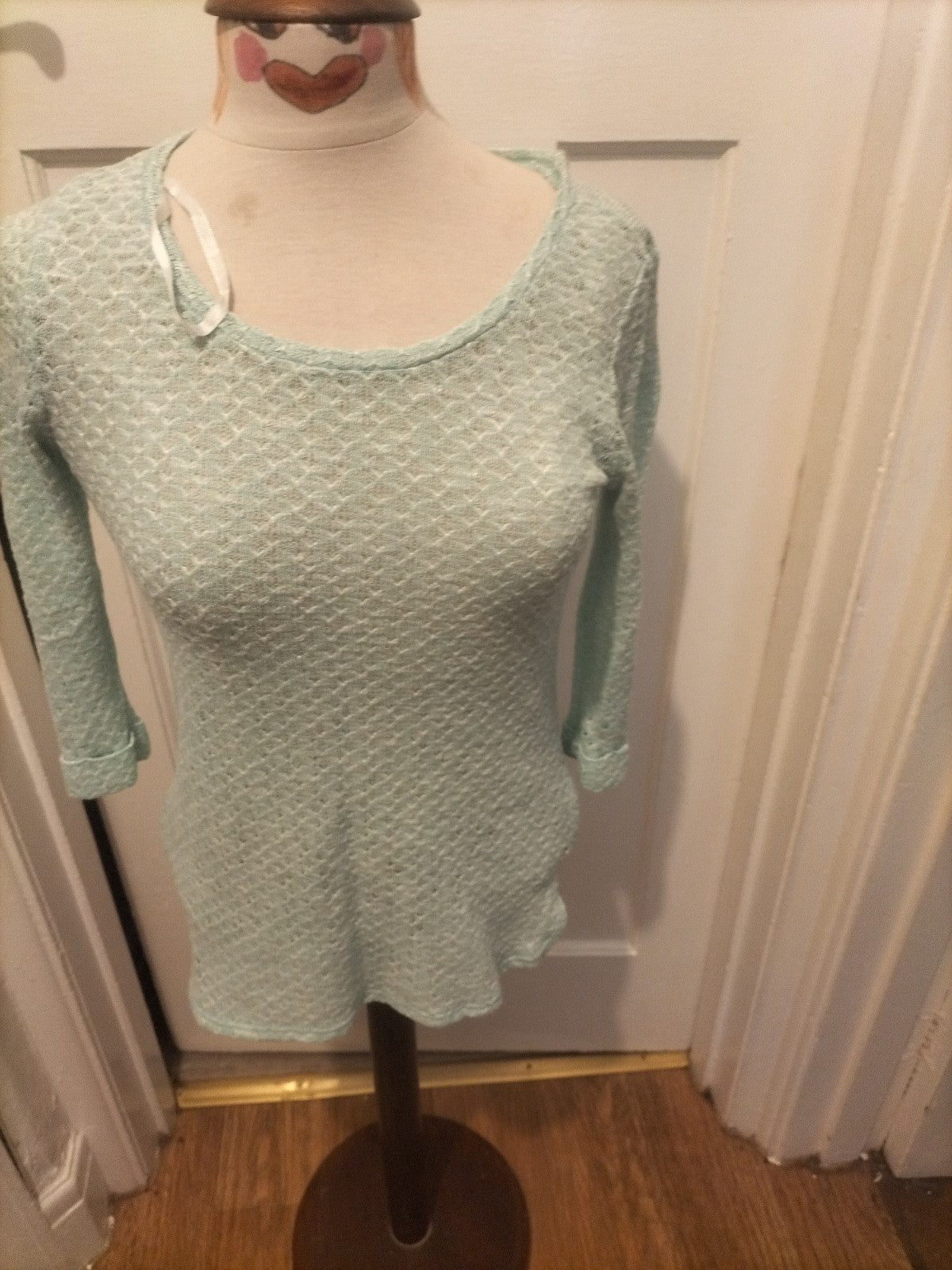 Ladies New Look Size 8 Pale Green Knitted Style Mid Sleeved Blouse