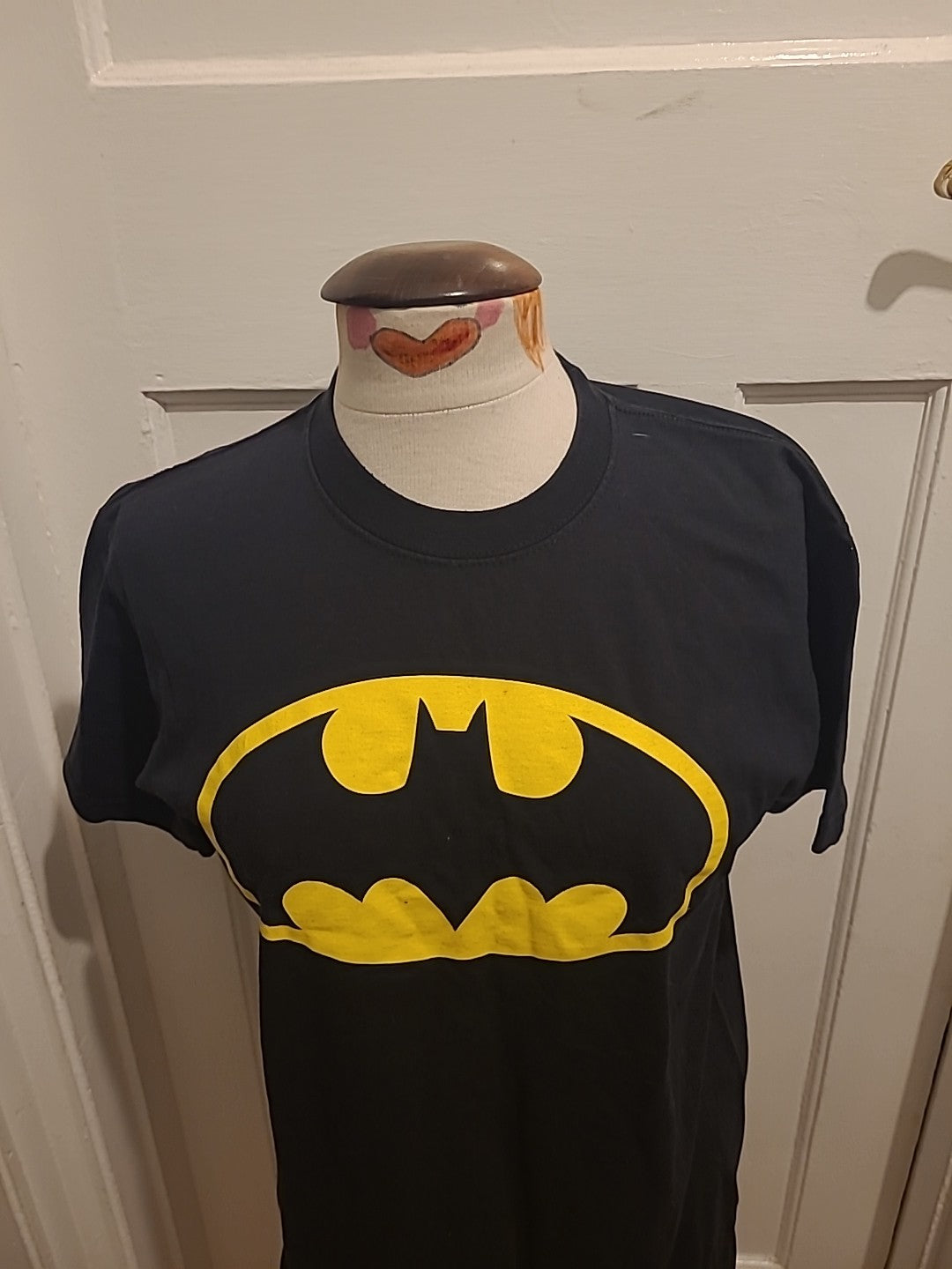 Mens Fruit Of The Loom Size Small Batman Short Sleeved Tshirt