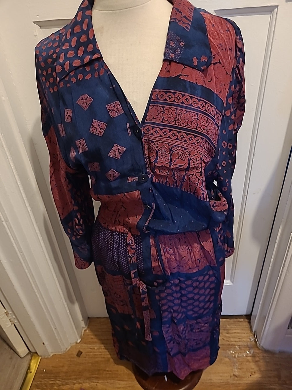 Ladies Size Large Purple/Navy Long Sleeved Fit And Flare Dress
