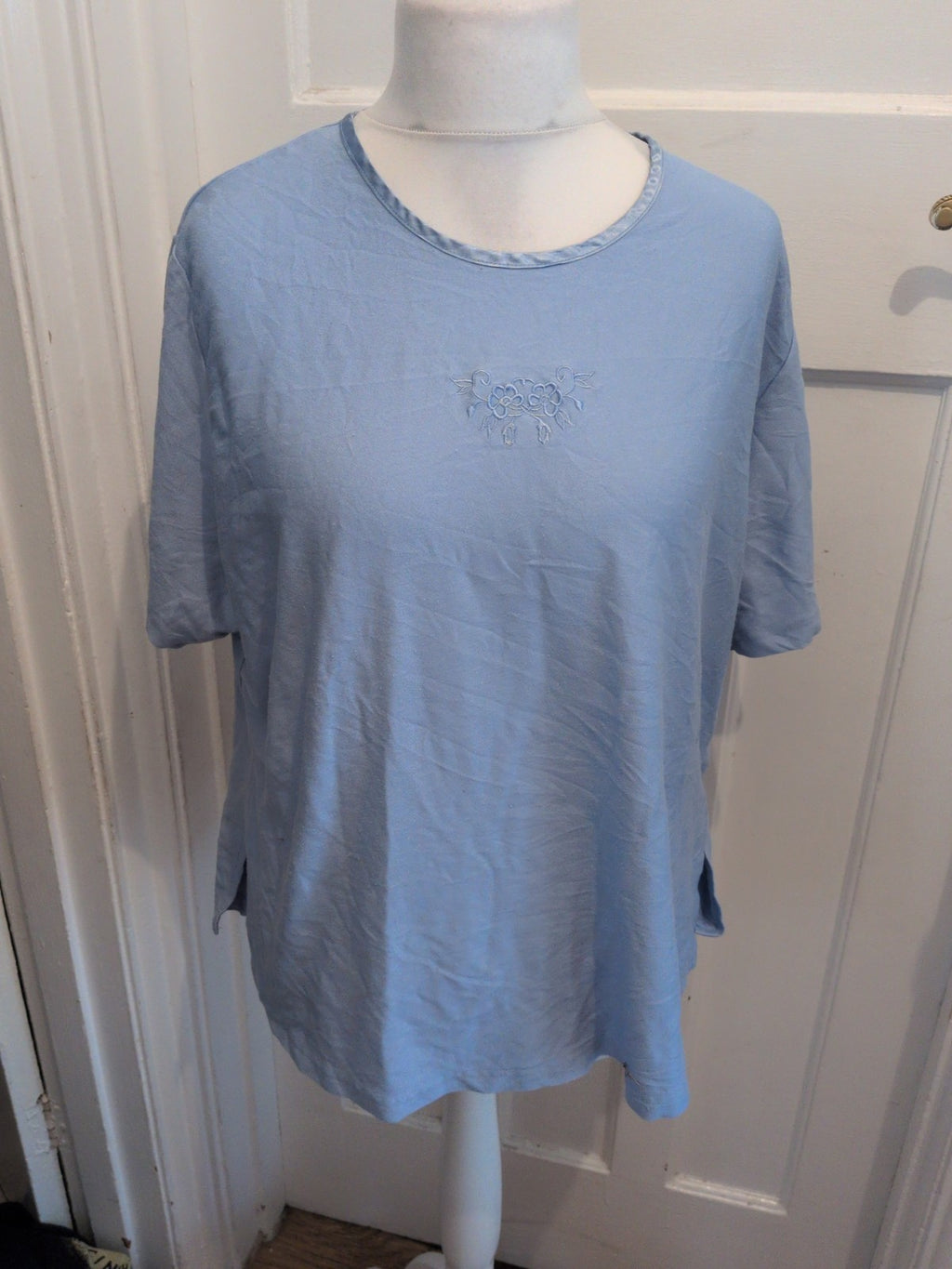 Damart 24-26 Blue Floral Pattern Short Sleeve Blouse