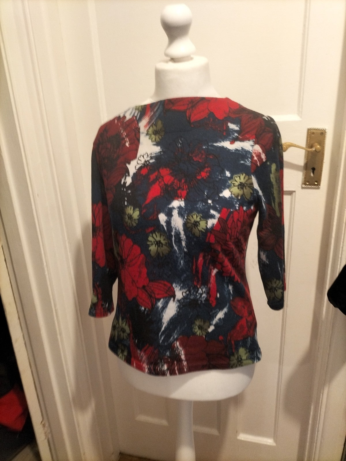 Ladies EWM Size 16 Navy/Purple Floral 3/4 Sleeve Blouse