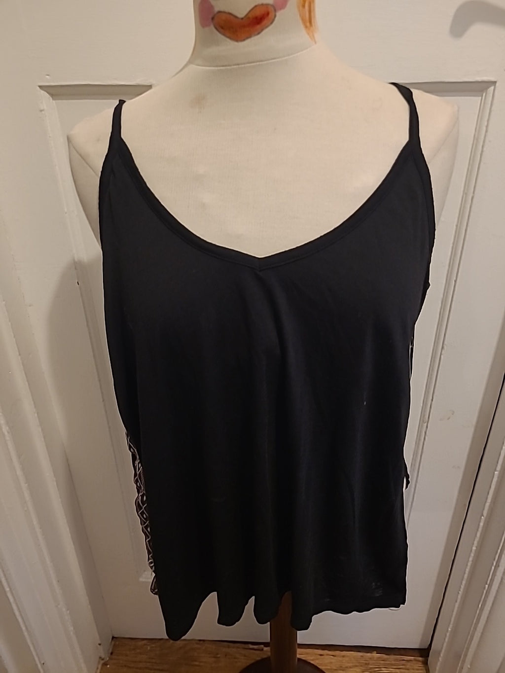 Ladies Primark Size 20 Black Sleeveless Pattern On Sides Top