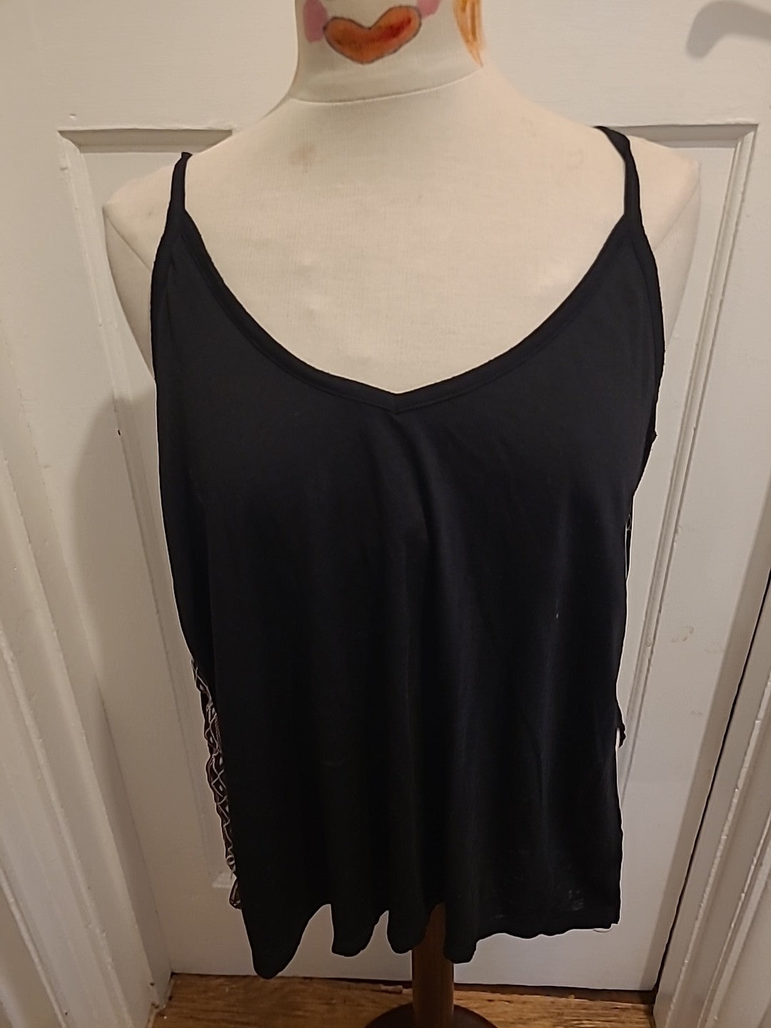Ladies Primark Size 20 Black Sleeveless Pattern On Sides Top