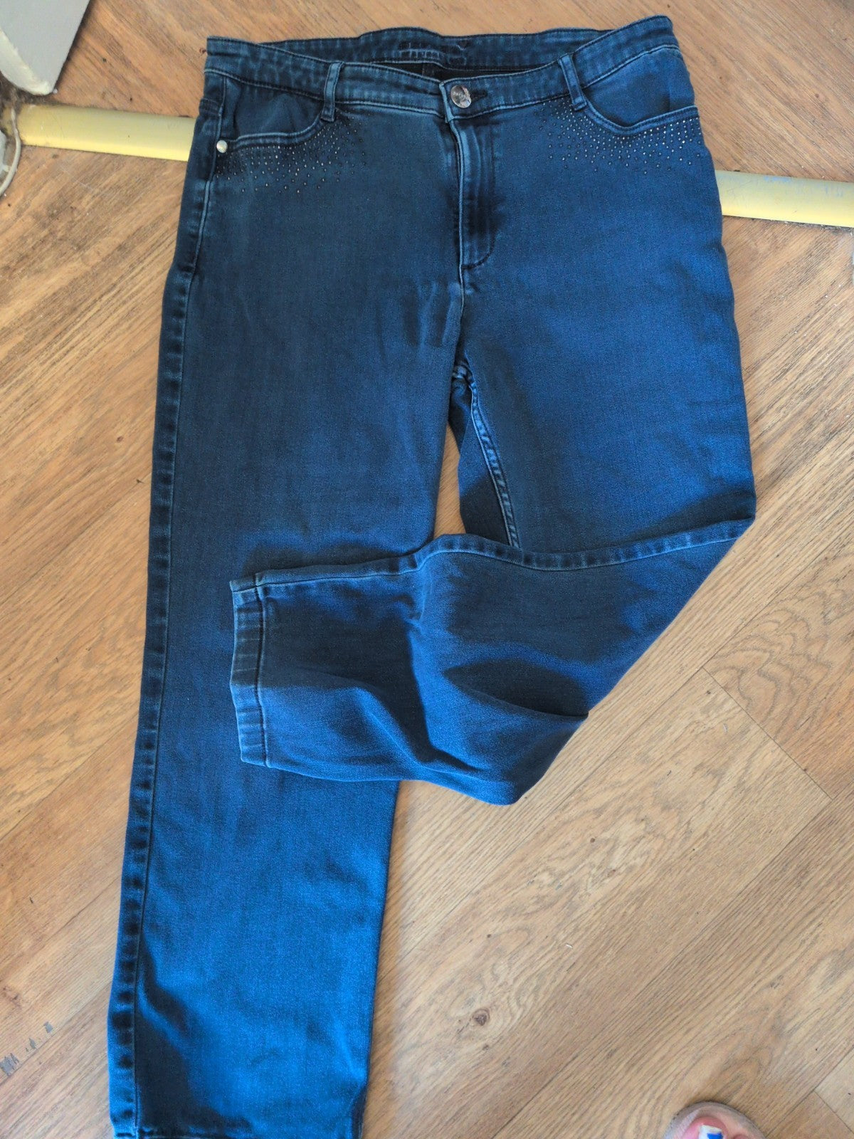 Per Una 16 Short Straight Leg Jeans Detail On Pockets