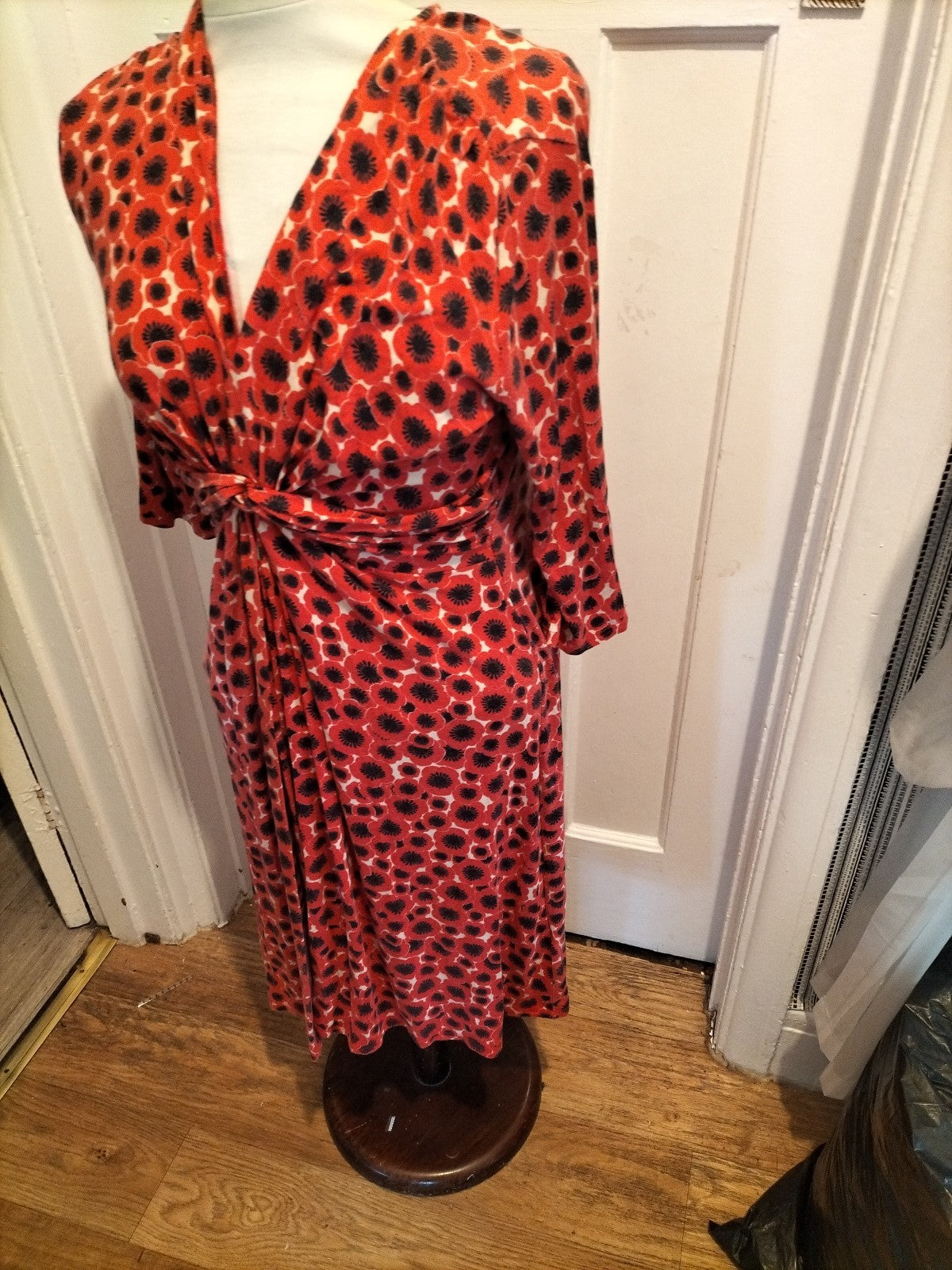 Ladies Phase Eight Size Medium Red With Black Pattern V Neck Dress