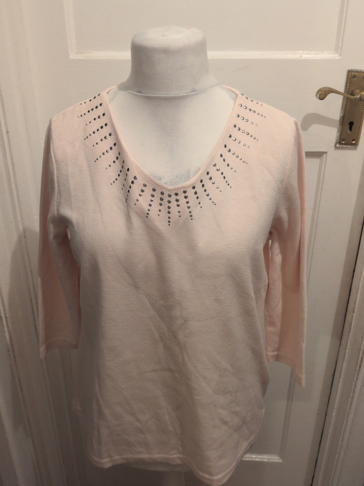 Ladies Bonmarche Size 16 Pale Pink With Silver Neck 3/4 Sleeve Jumper