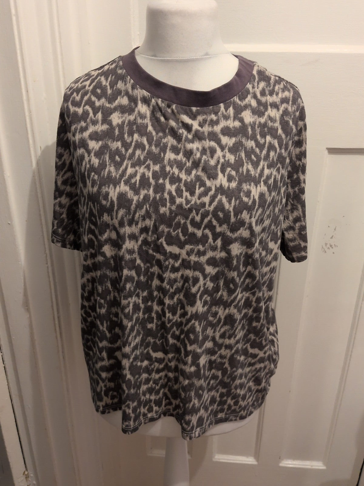 Primark XL Leopard Print Relaxed Fit Short Sleeve T-shirt Ladies