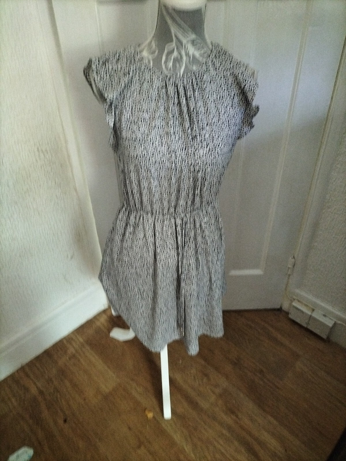 Ladies H&M Size 8 White Poka Dot Short Sleeve Dress