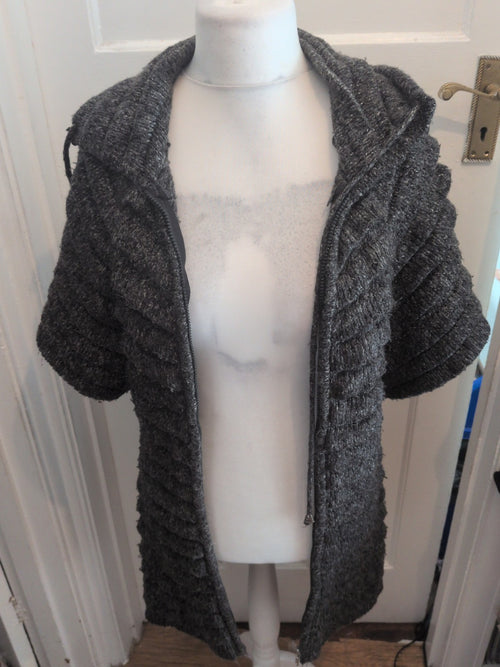 Amy's Paris S/M Grey Knit Sleeveless Full Zip Cardigan