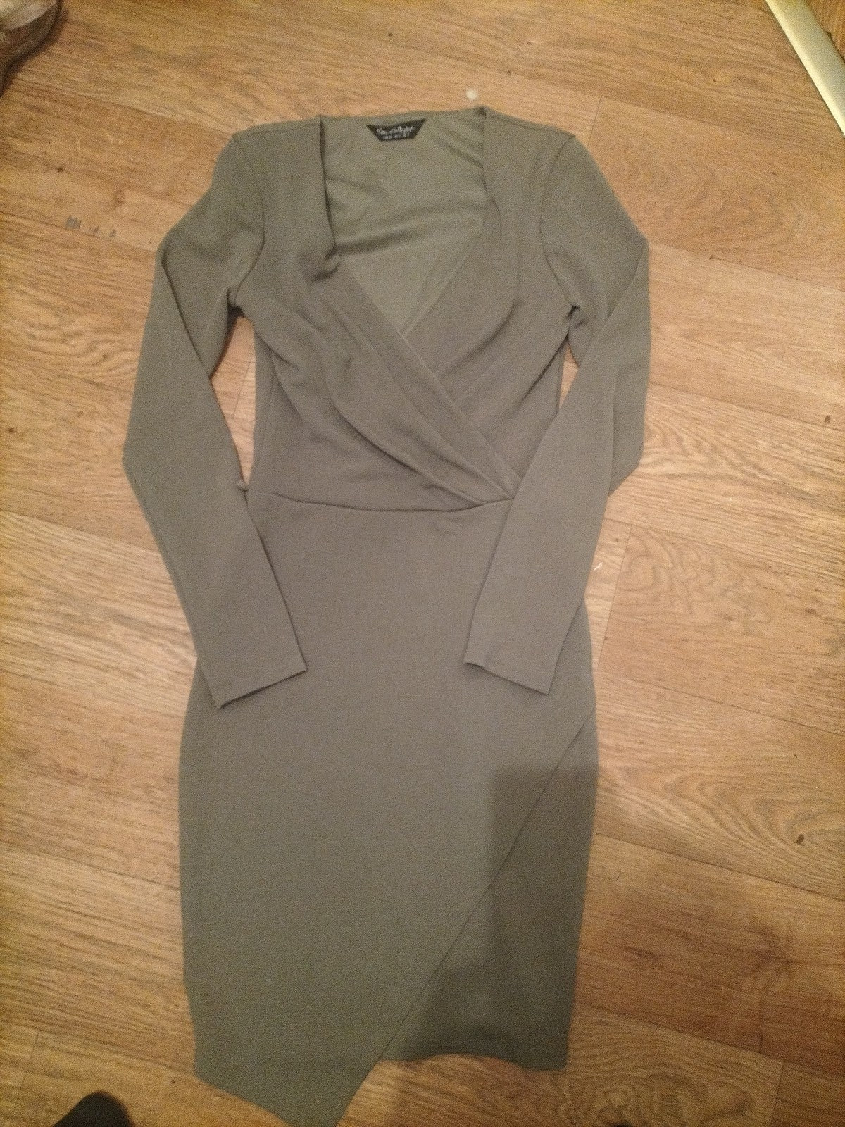 Ladies Miss Selfridge Size 6 Khaki V Neck Long Sleeved Dress