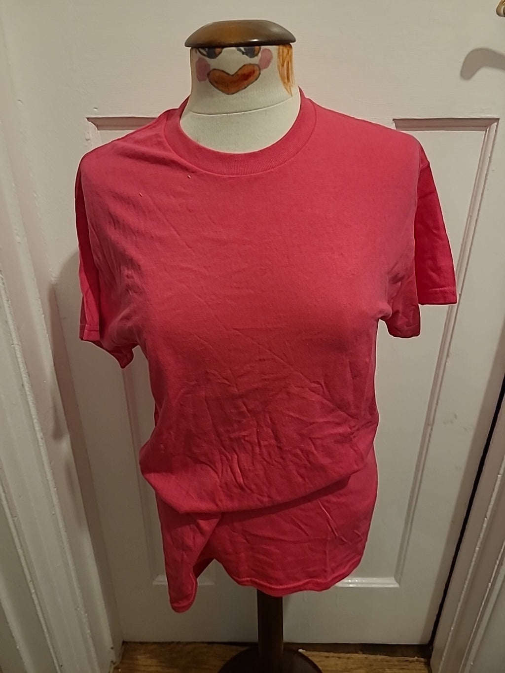 Mens Gildan Size Medium Hot Pink Short Sleeved Tshirt