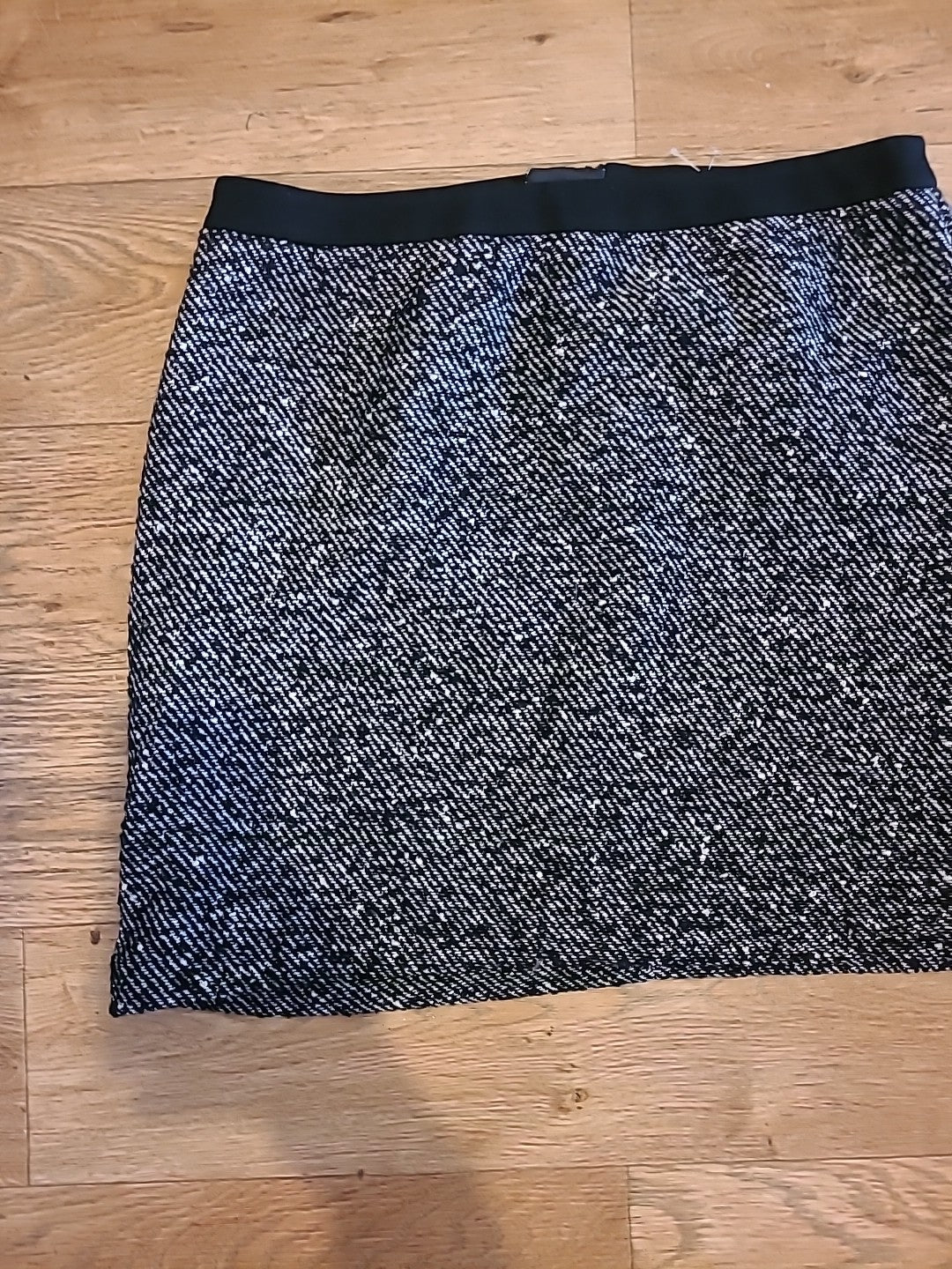 Ladies Marks And Spencer Size 12 Black/White Fleck Lined Pencil Skirt 18 Inch...