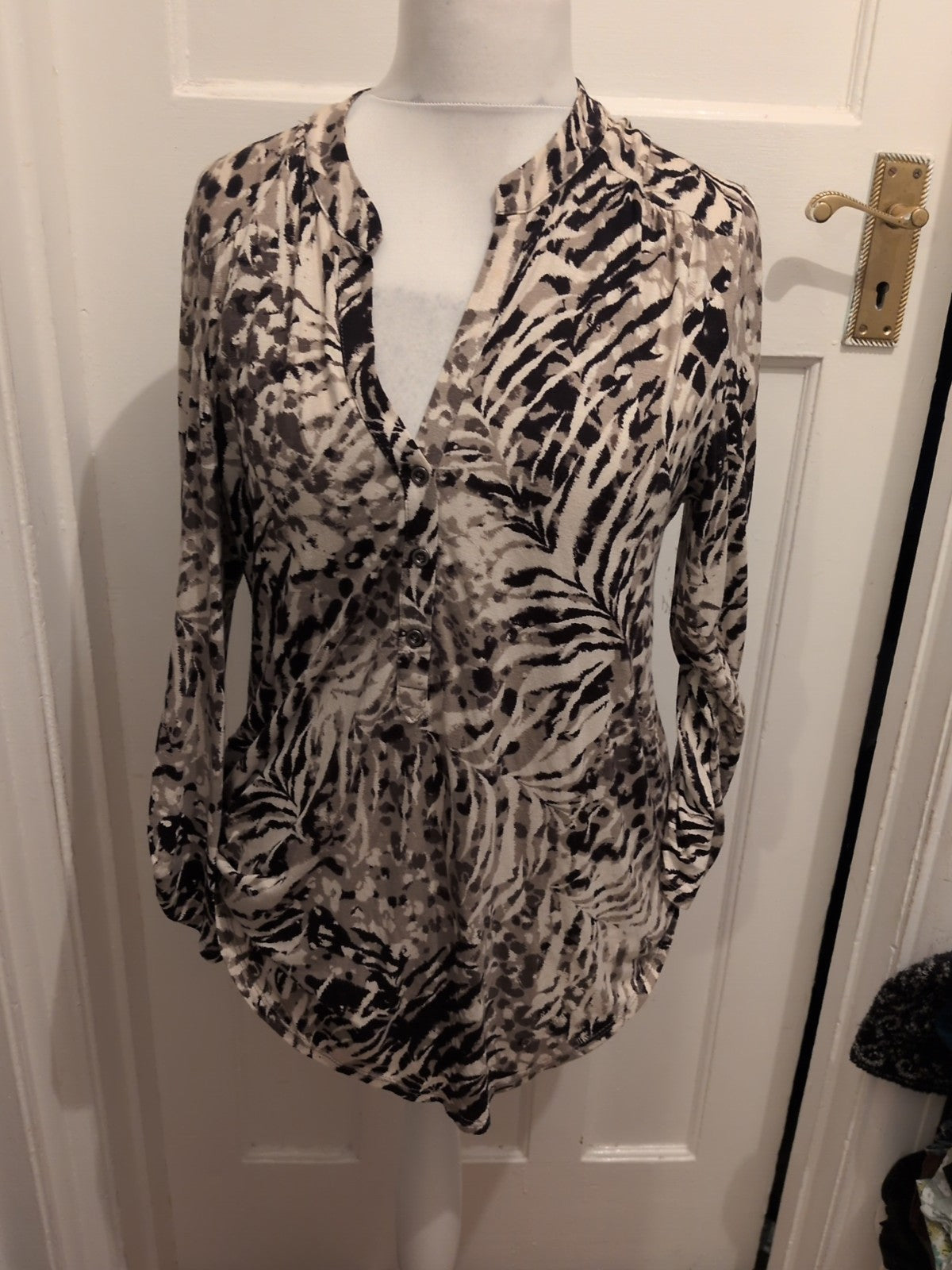 Wallis Medium Multicoloured Zebra Print Buttoned Blouse Small Hole On Rear