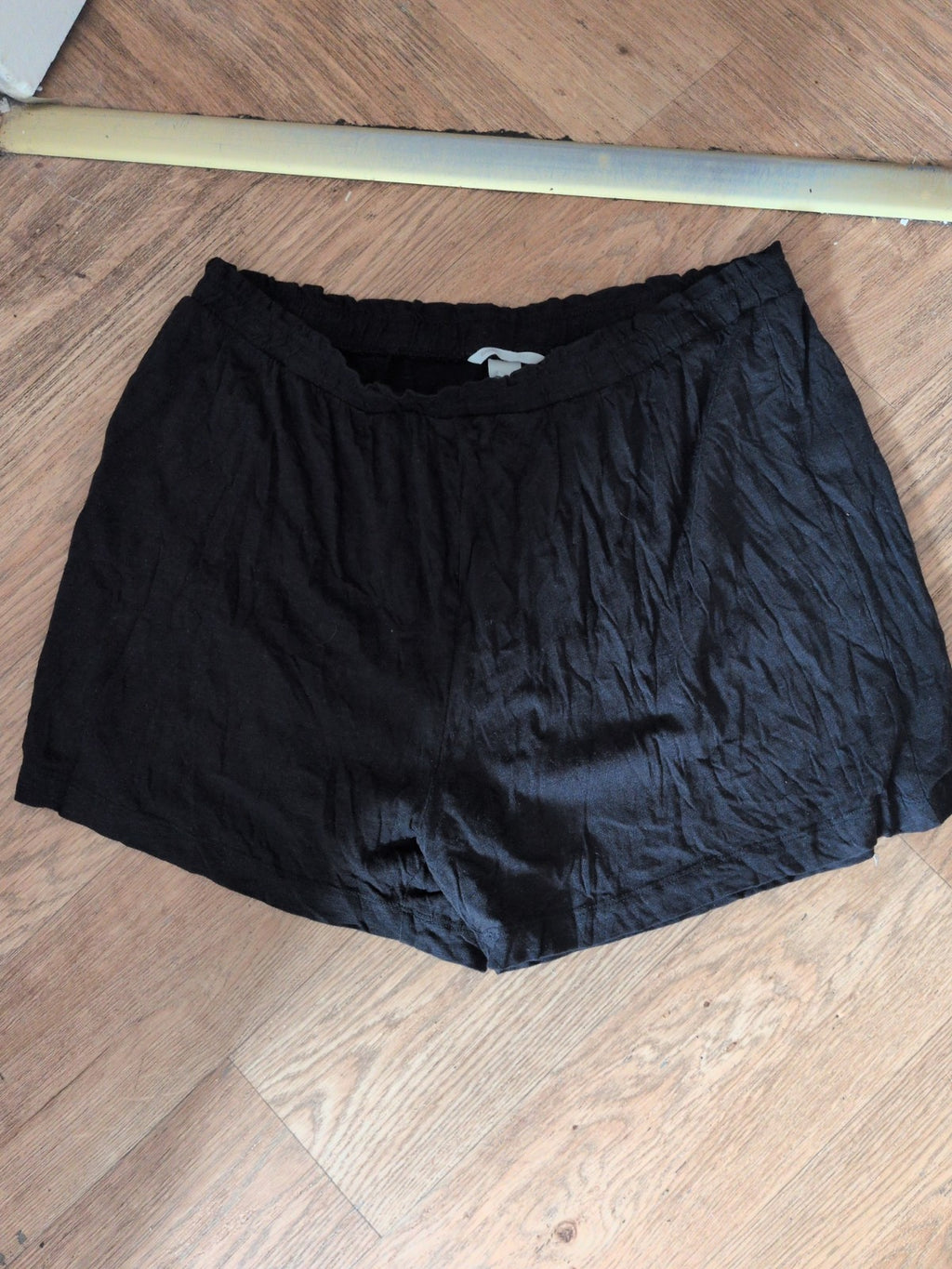 H&M Large Black Shorts Elasticated
