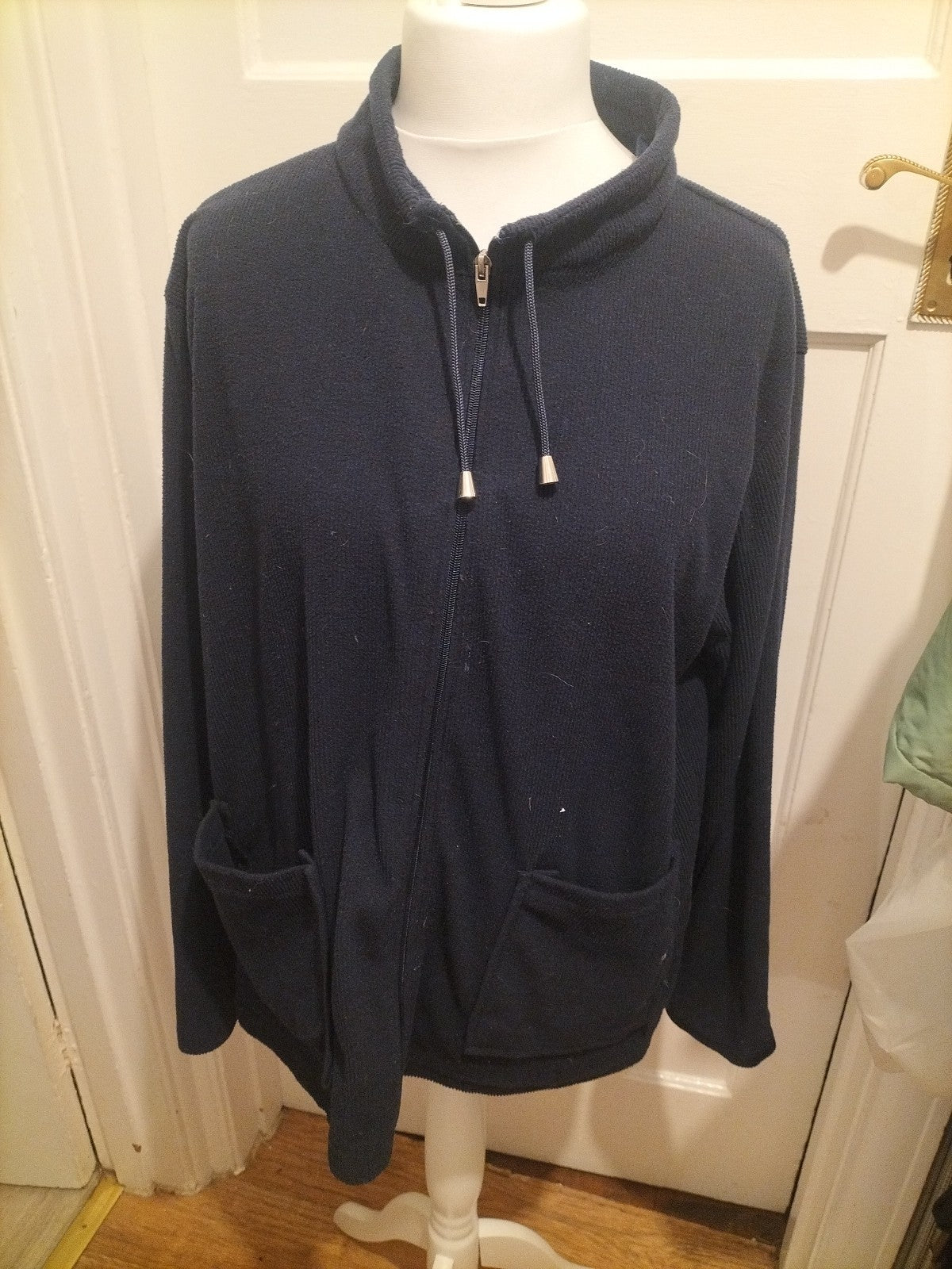 Mens Damart Size Large Navy Long Sleeved Jacket