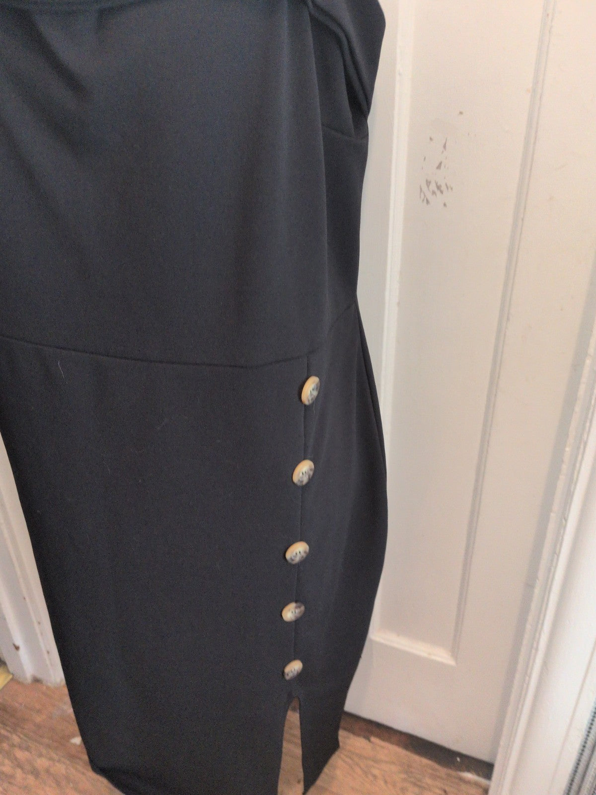 Ladies Boohoo Size Large Black Sleeveless Imitation Buttoned Dress