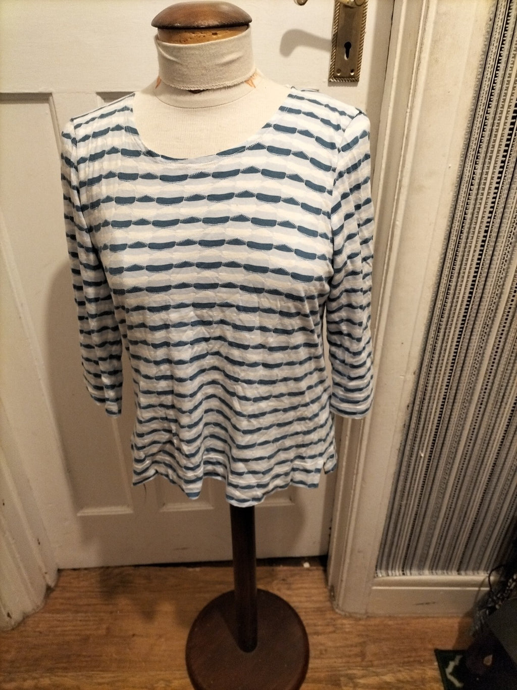 Ladies Cotswold Size Small Blue And White Long Sleeved Blouse