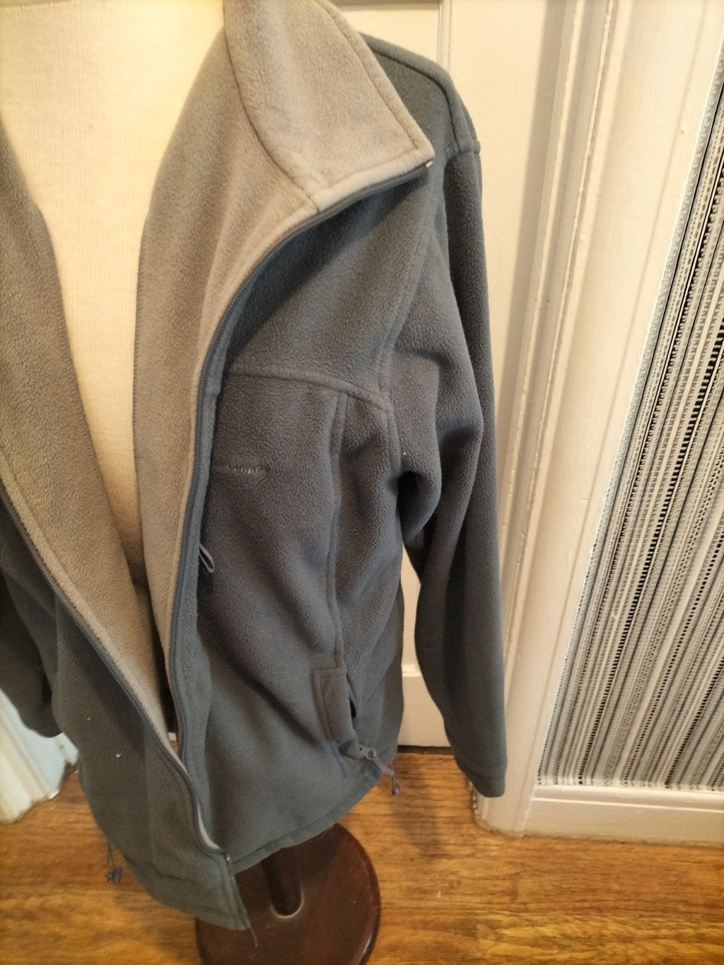 Mens Mountain Life Size Small Grey Warm Zip Through
