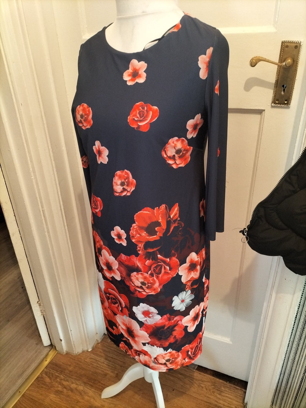 Ladies Roman Size 12 Navy Floral Half Sleeved Dress