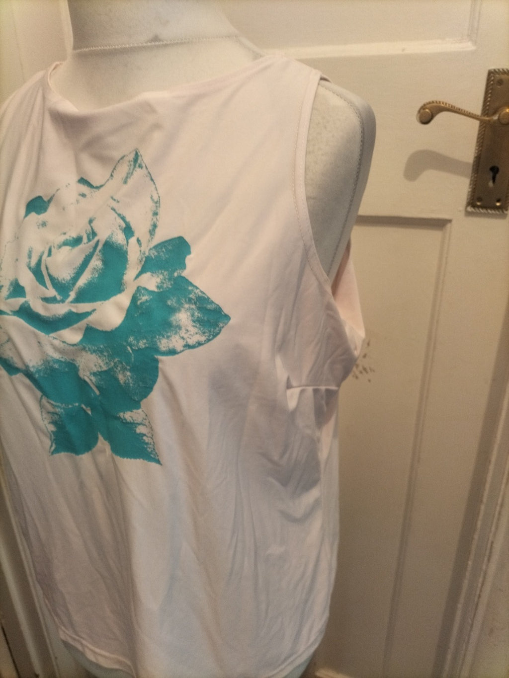 Etam 24 Pale Pink And Blue Rose Sleeveless T-shirt