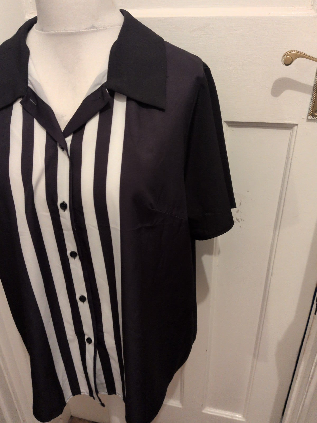 Large Black With White Short Sleeve Shirt