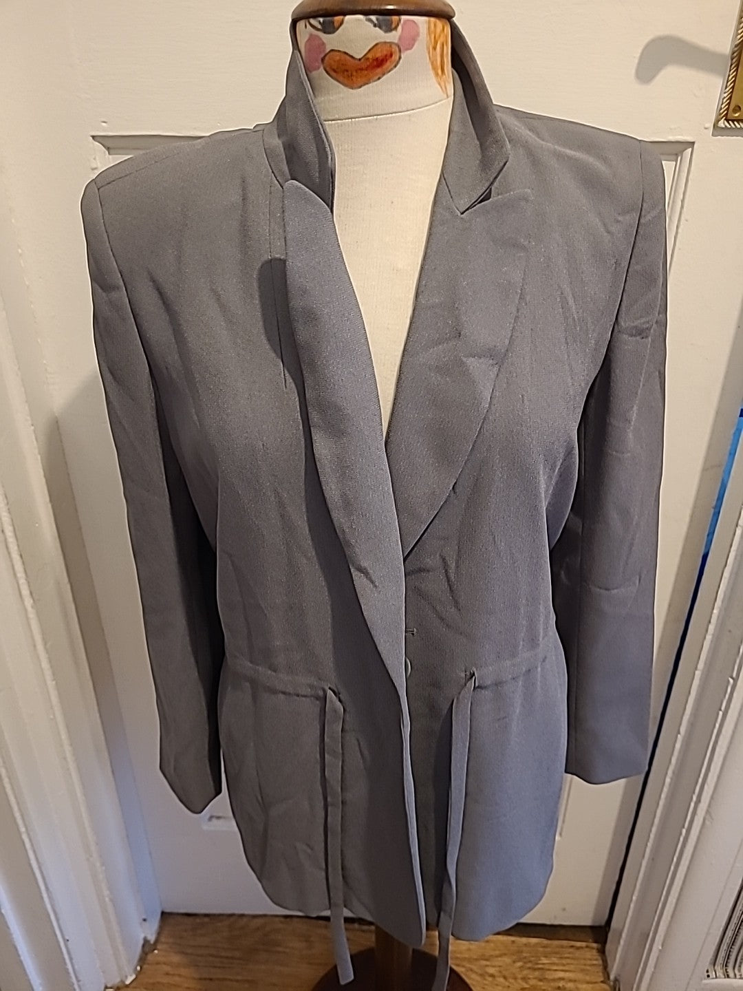 Ladies Liz Claibourne Size 12 Grey Lined Padded Blazer
