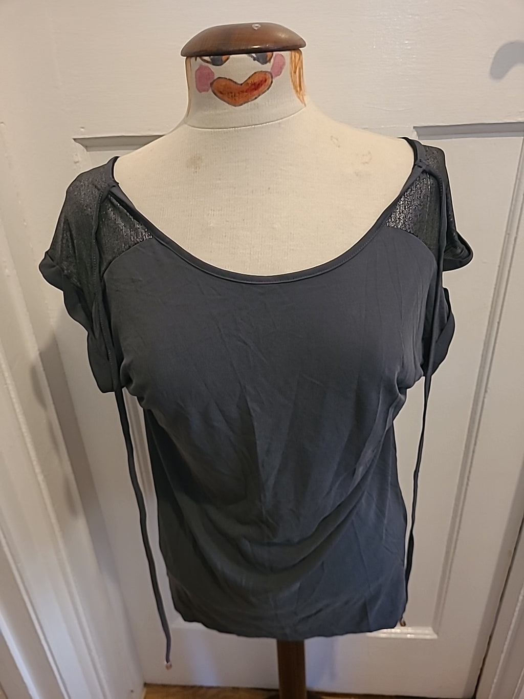Ladies Oasis Size Medium Shiny Grey Short Sleeved Tshirt