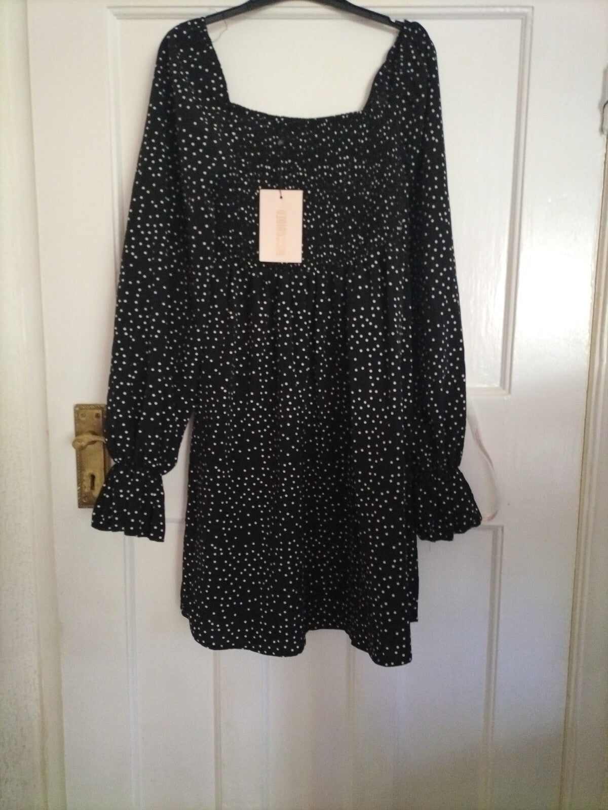 New With Tags Ladies Missguided 6 Polkadot Mid Sleeved Dress