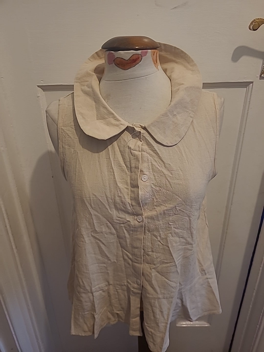 Ladies Size Small Beige Collared Sleeveless Blouse