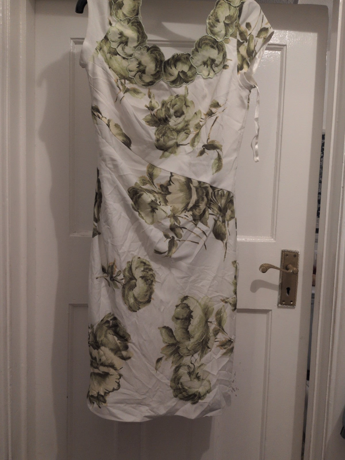 8 Green And White Floral Sleeveless Dress