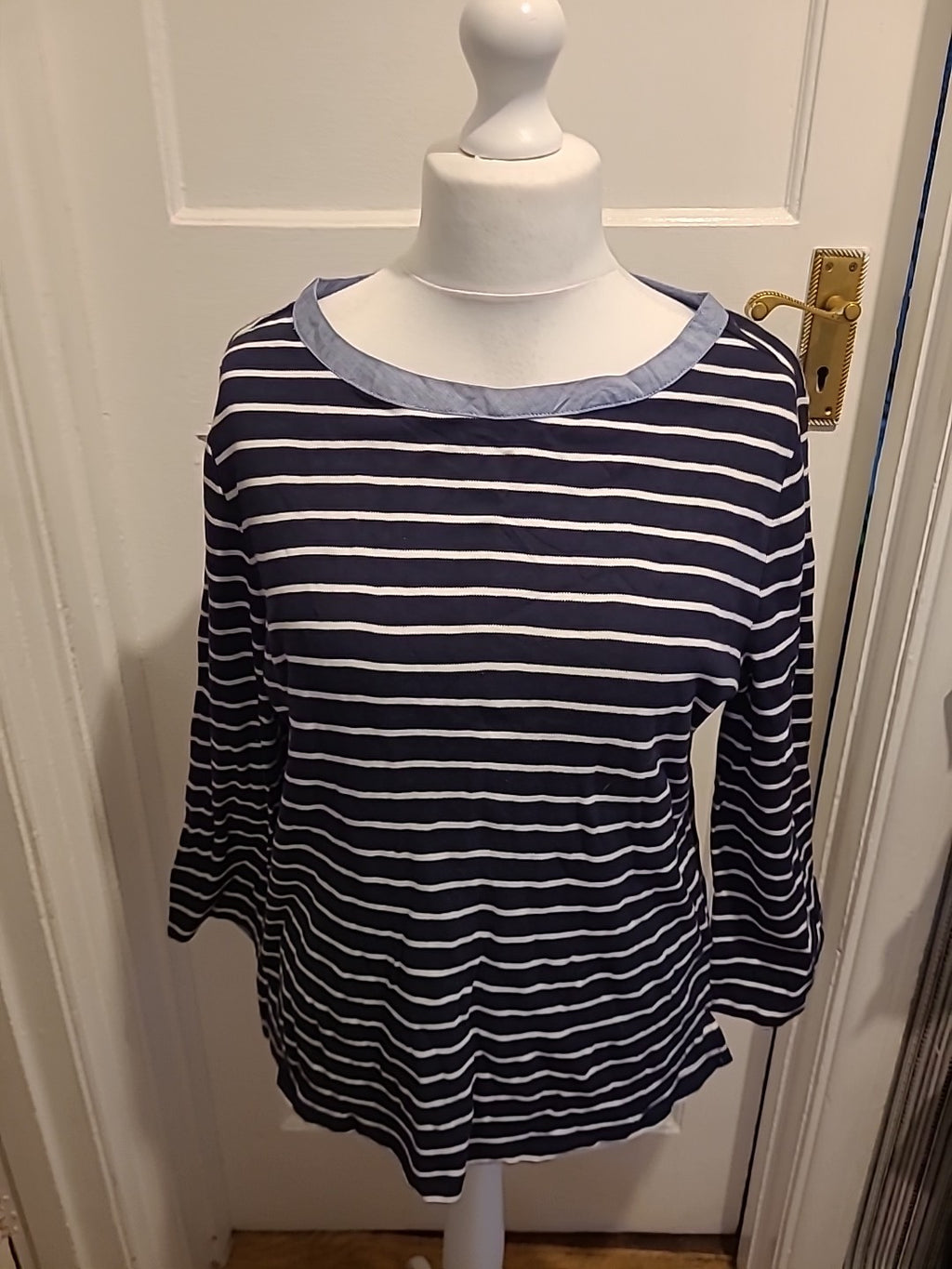 Ladies Nautica Size XL Navy And White Striped Tshirt