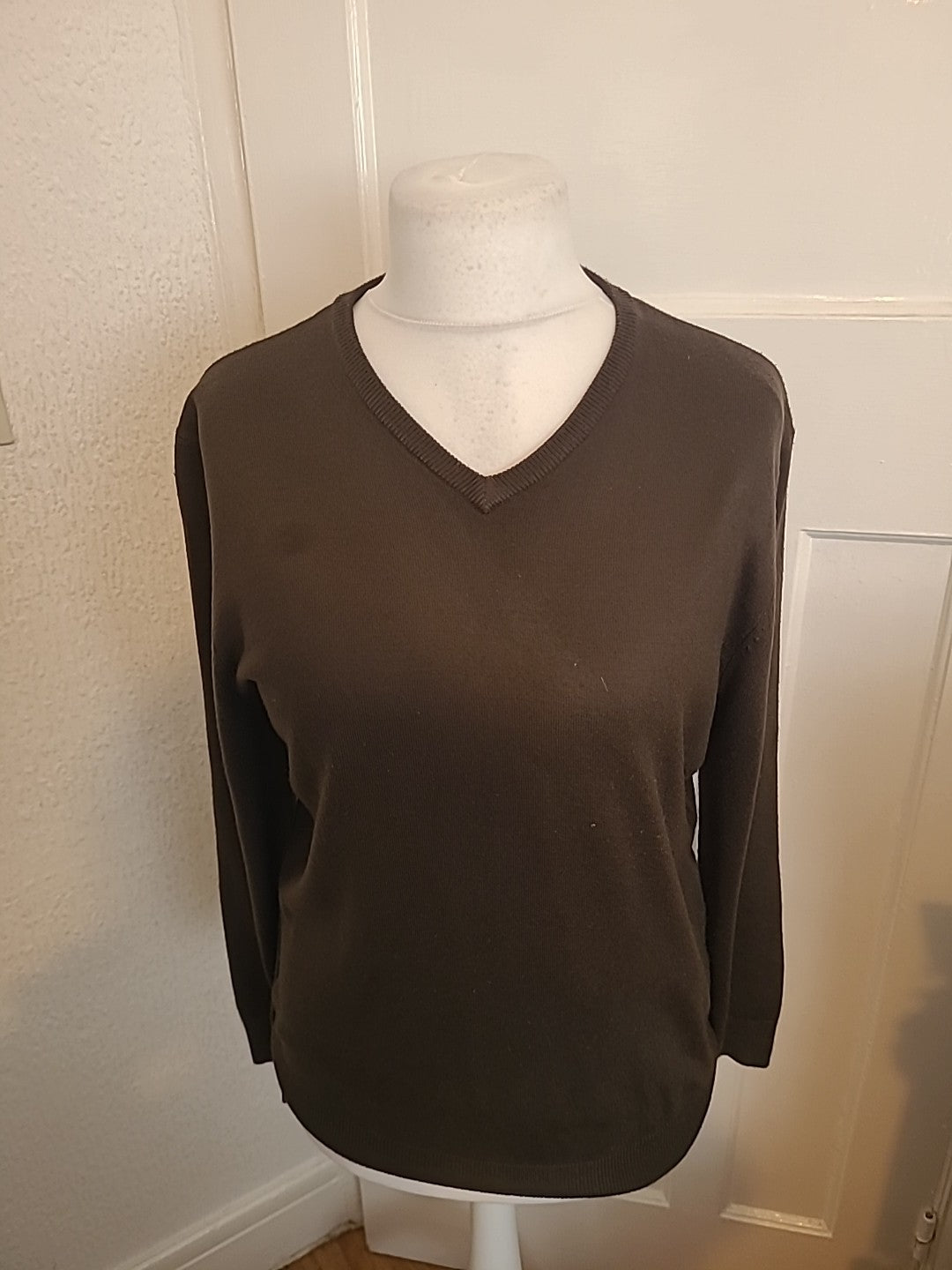 Mens Thomas Nash Size Small  Brown V Neck Lightweight Jumper