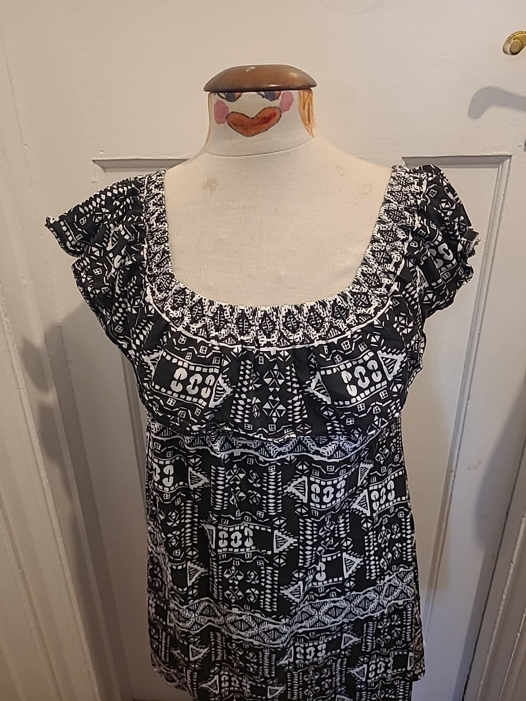 Ladies Primark Size 16 Black With White Patterned Elasticated Hem Dress