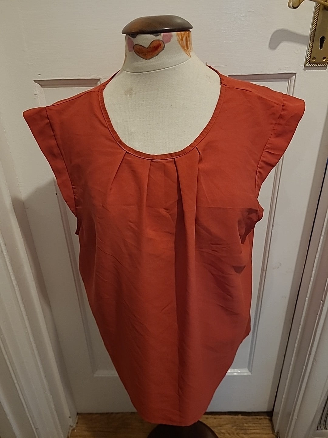 Ladies Peacocks Size 20 Salmon Sleeveless Blouse
