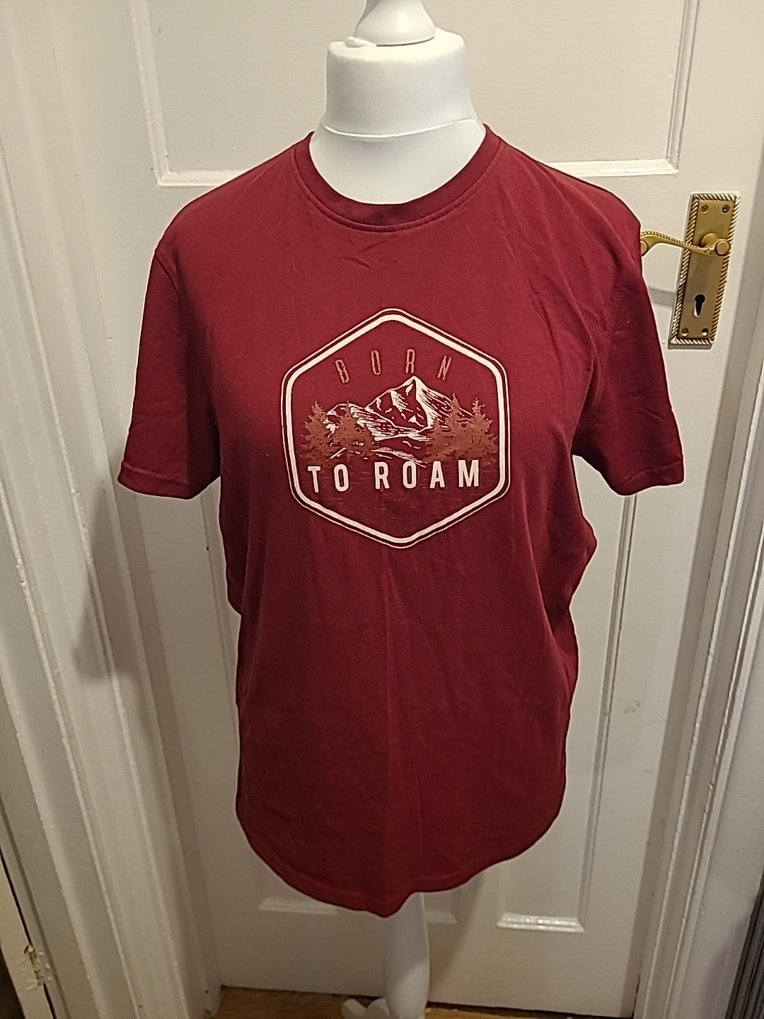 Mens Mountain Warehouse Size M Deep Red Printed Short Sleeved Tshirt