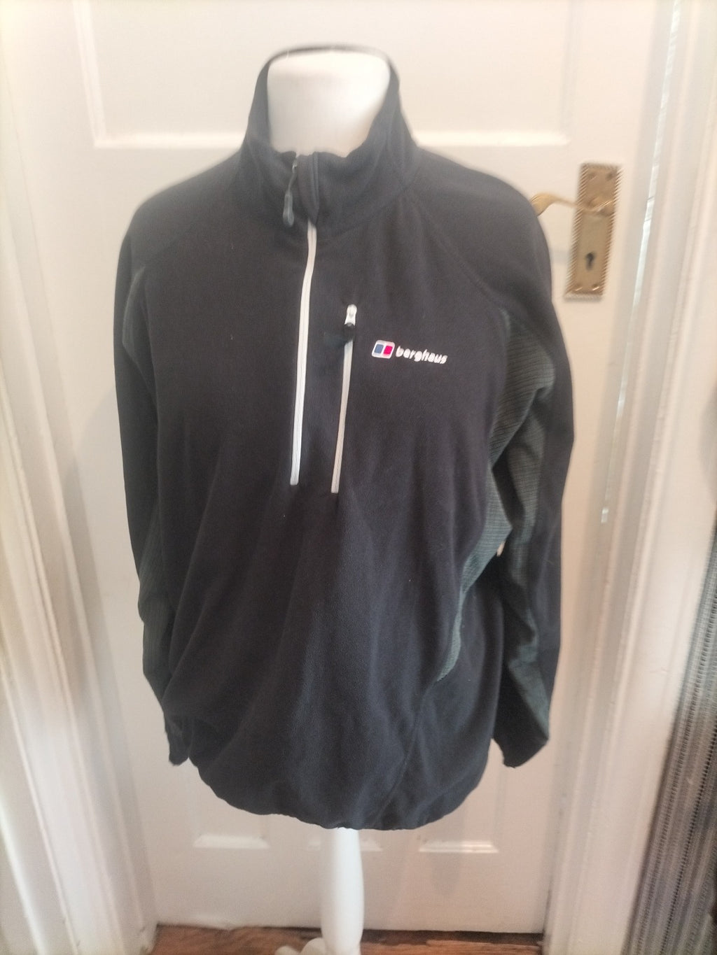 Berghaus XL Black Semi Zip Jumper