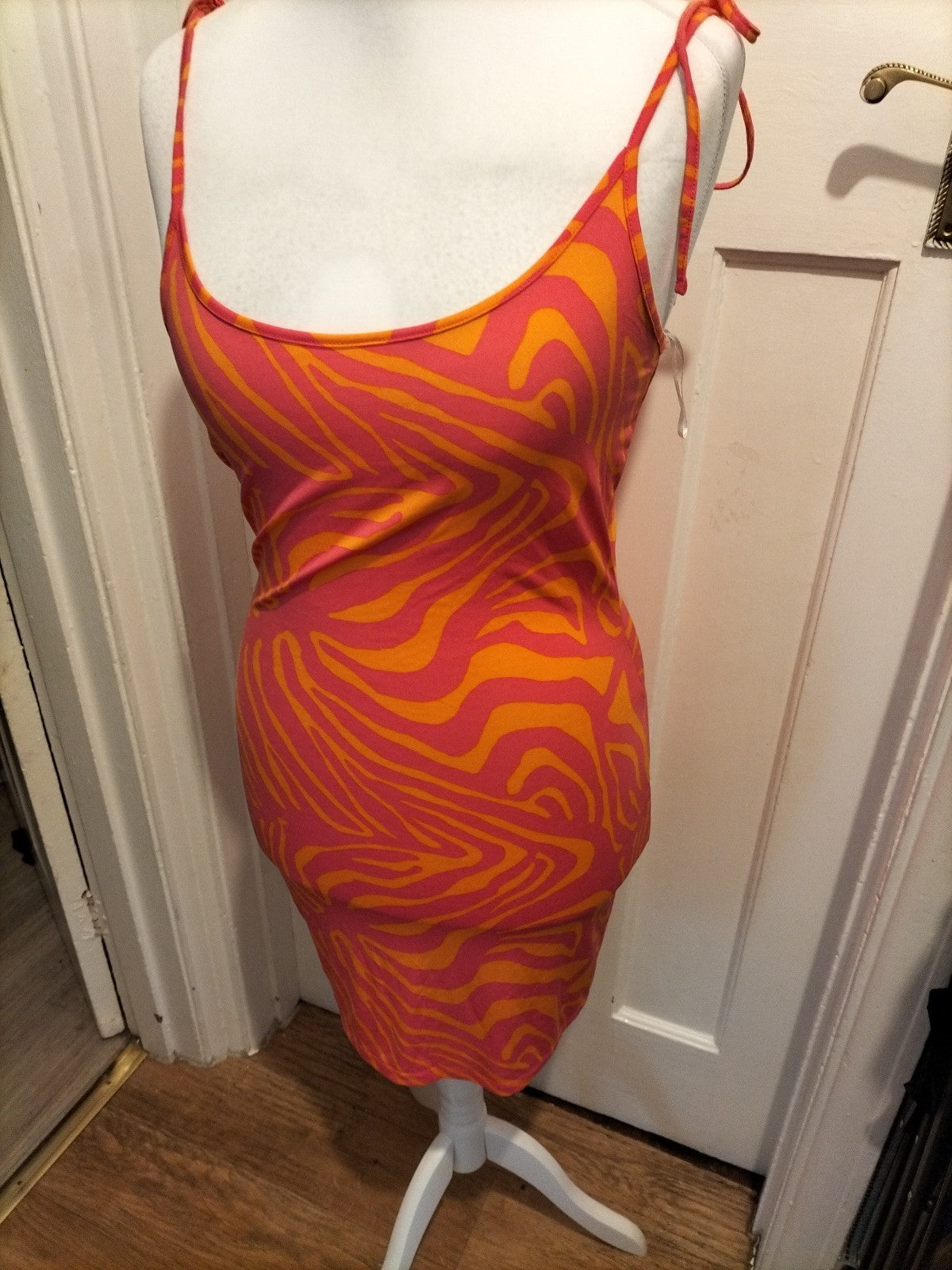Ladies Vila Size Small Orange And Pink Sleeveless Dress Pencil
